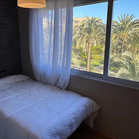 Primera Línea Playa El Palmeral Apartamento