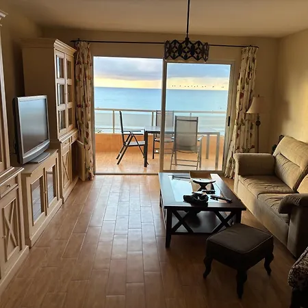 Primera Linea Playa El Palmeral * Торевьиа